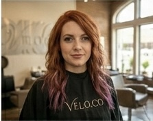 Autumn waves — warm copper and gold tones styled into loose, flowing waves